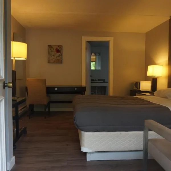 The Mighty Fraser Motel，位于Boston Bar的酒店