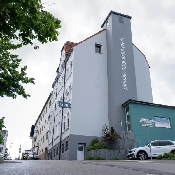 吕登沙伊德 斯塔德酒店，位于Werdohl的酒店
