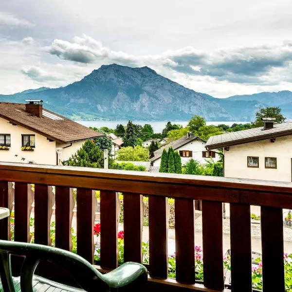 Panorama Hotel Traunstein，位于Neukirchen的酒店