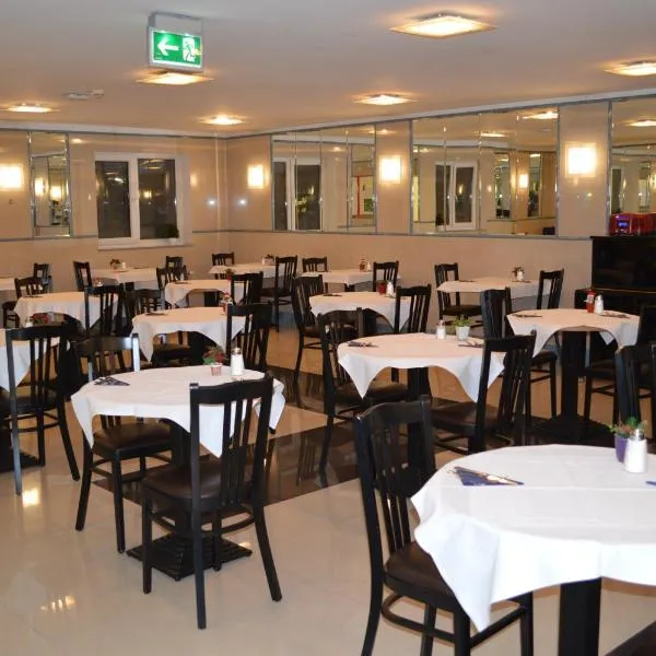 Hotel Donaustadt Kagran - at Metro U1，位于Leopoldsdorf im Marchfelde的酒店