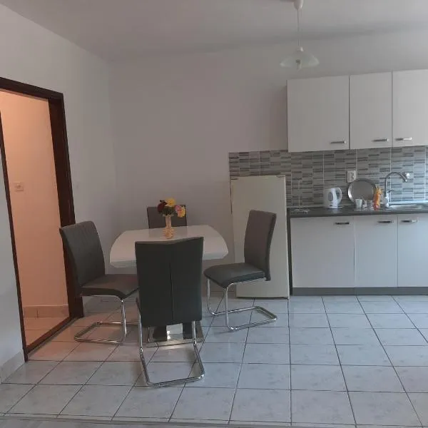 Apartman Čurčić，位于Kovačić的酒店