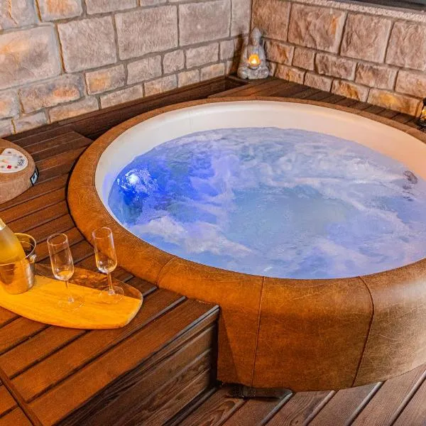 Jacuzzi - Flexible SelfCheckIns 20 - Zagreb - Luxury - Garage - Smart - Brand New - Apartments Repinc，位于萨格勒布的酒店