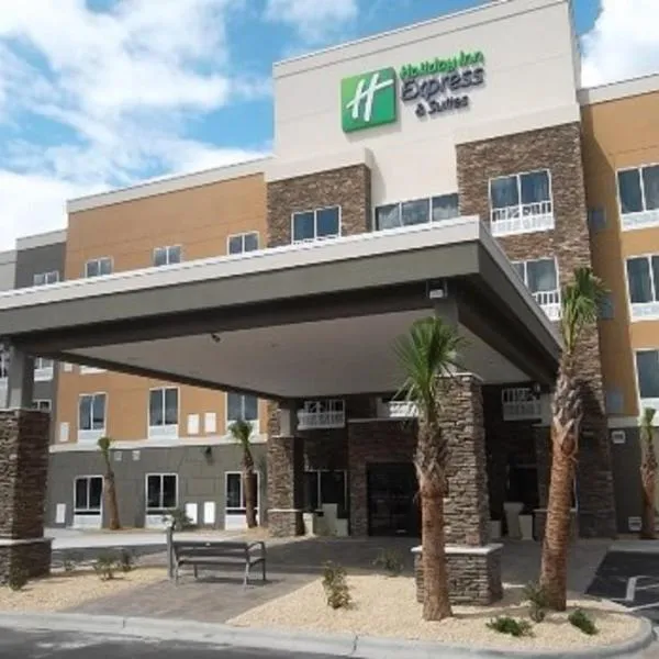 Holiday Inn Express & Suites Southport - Oak Island Area, an IHG Hotel，位于巴尔德黑德岛的酒店