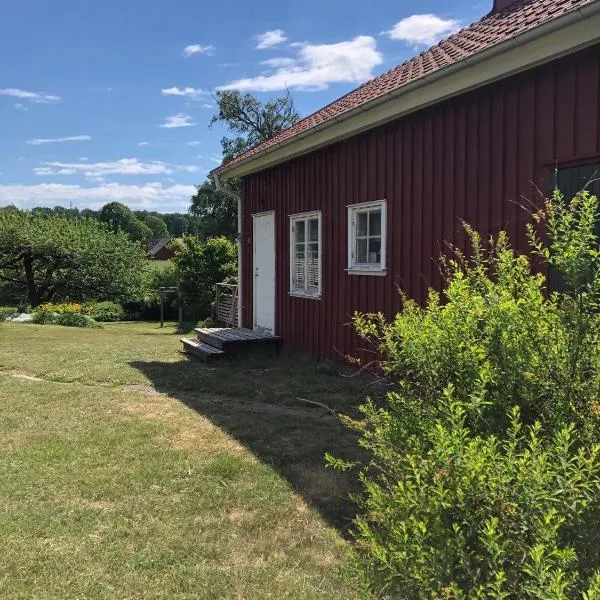 Gårdshus på Kilagårds Gröna，位于Steninge的酒店