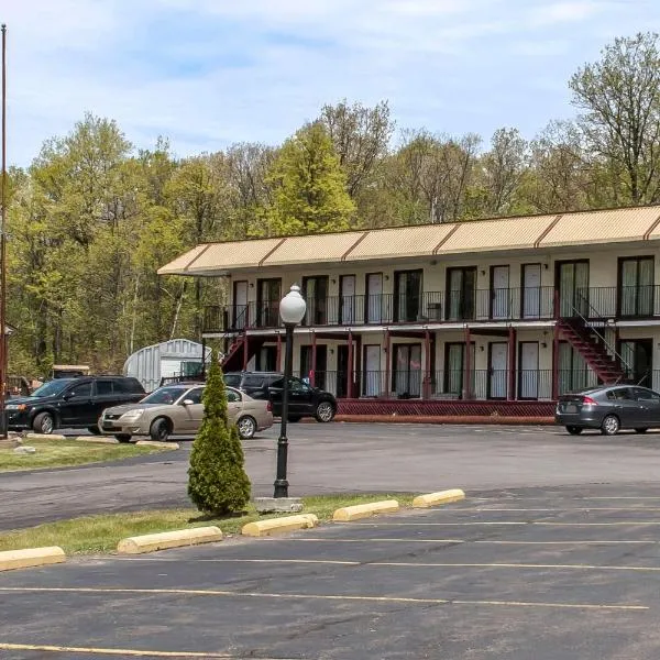 Econo Lodge Inn & Suites Lake Harmony - Pocono Mountains Area，位于Albrightsville的酒店