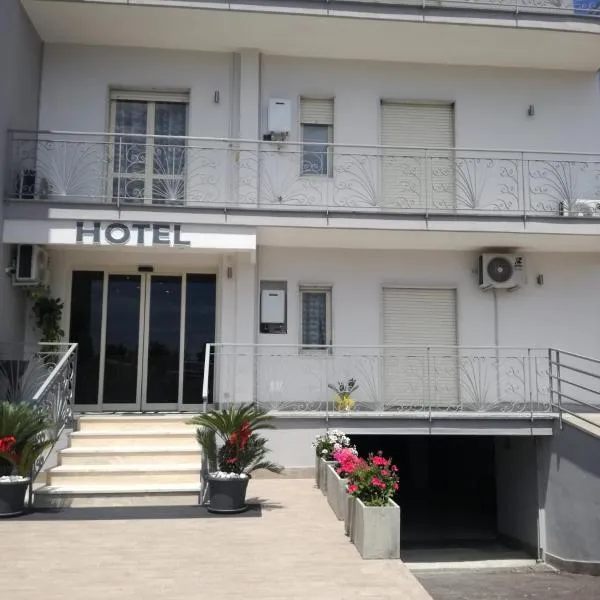 HOTEL COHIBA，位于Villaricca的酒店