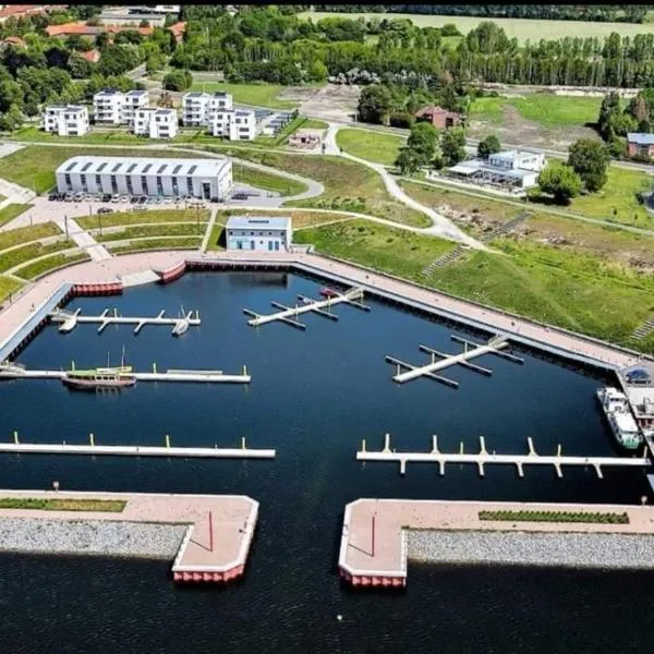 Fewo Seeblick - direkt am Hafen，位于Großkoschen的酒店