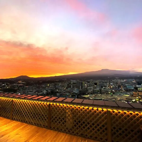 Hotel Rest Seogwipo，位于西归浦市的酒店