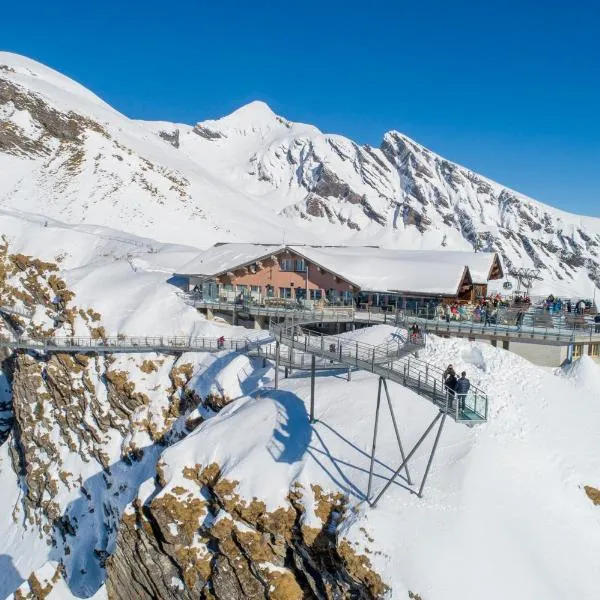 Berggasthaus First - Only Accessible by Cable Car，位于伊瑟尔特瓦尔德的酒店