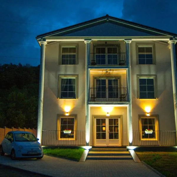 Green Hill Villa，位于克利默内什蒂的酒店