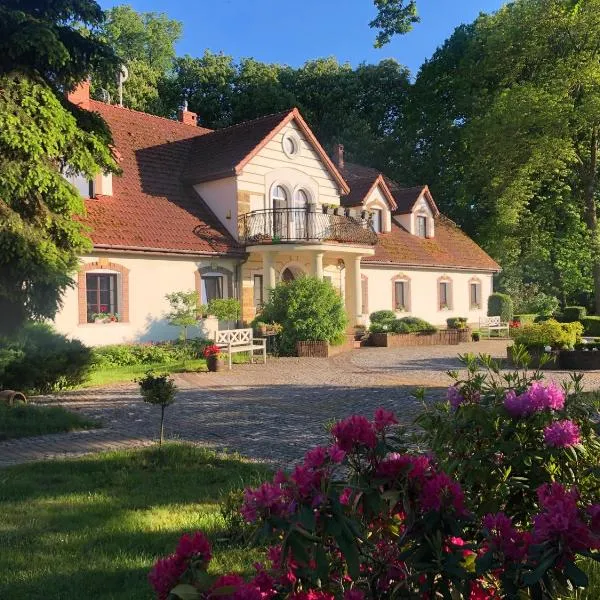 Dworek w Skibnie，位于Sianów的酒店