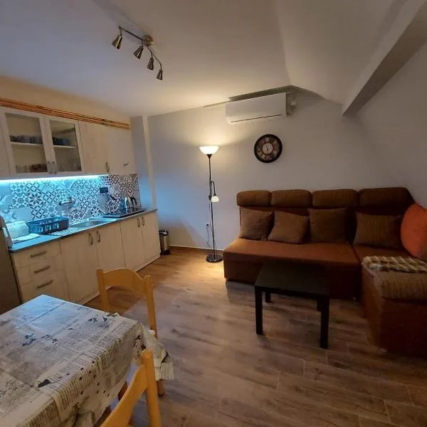 Perucac Apartment，位于Gaočići的酒店