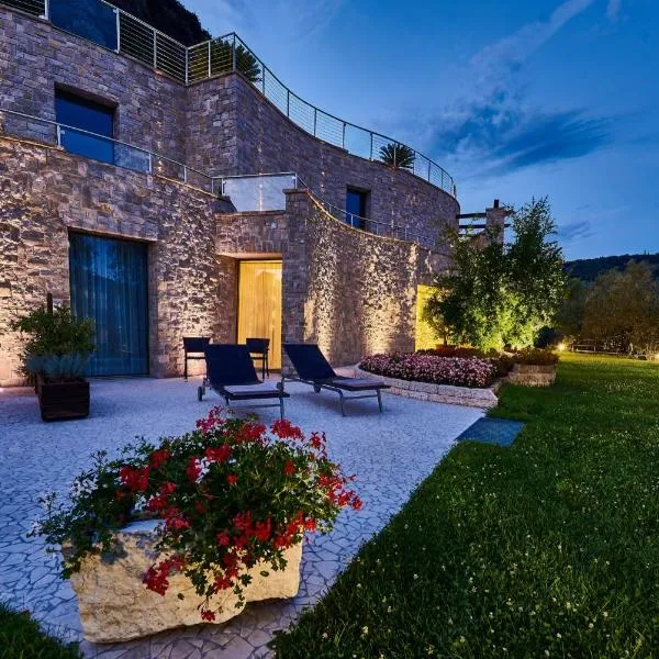 马索波堤斯农庄酒店，位于阿科的酒店