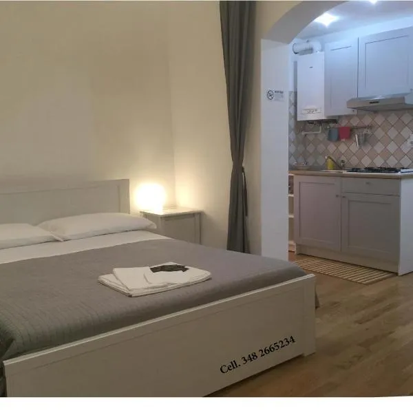 La Piazzetta B&B - Mini appartamento con ingresso indipendente，位于Temennotte的酒店