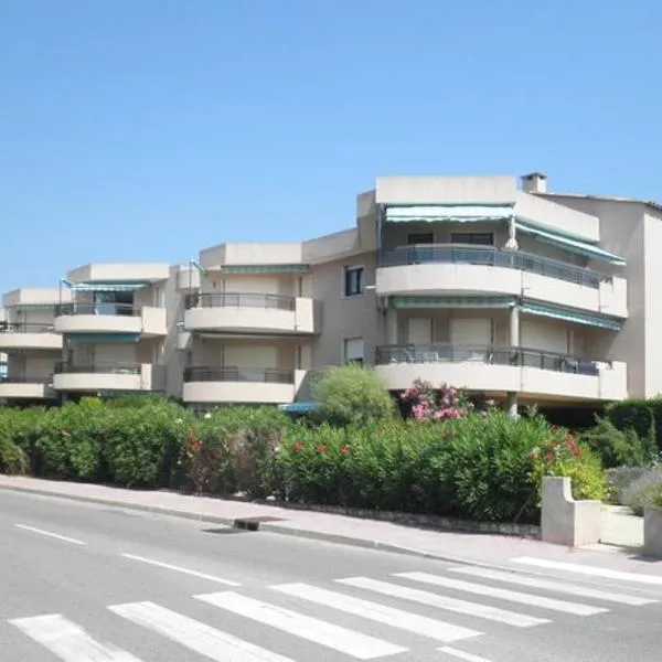 Studio de 27 m² + 70 m² de jardin à 100 m des plages，位于滨海卡瓦莱尔的酒店