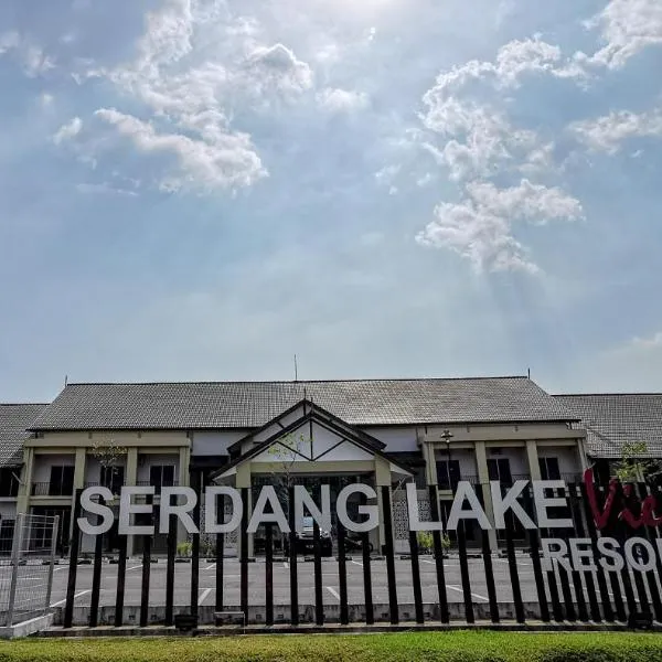 SERDANG LAKE VIEW RESORT，位于Kampong Sungai Rambai的酒店