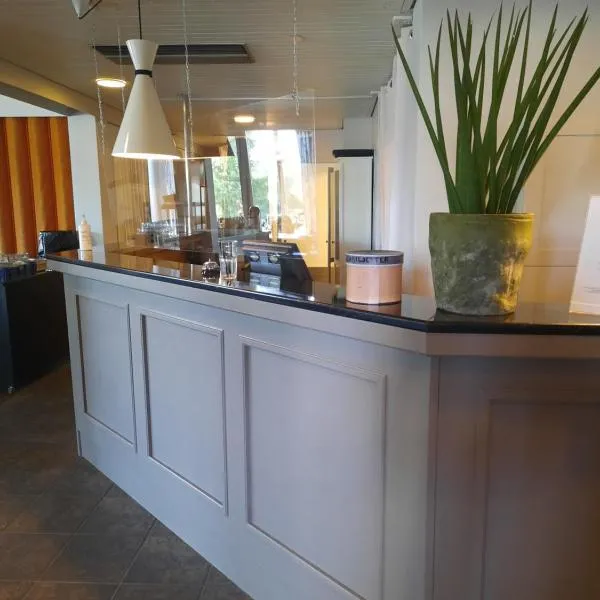 Juthbacka Hotell，位于Uusikaarlepyy的酒店