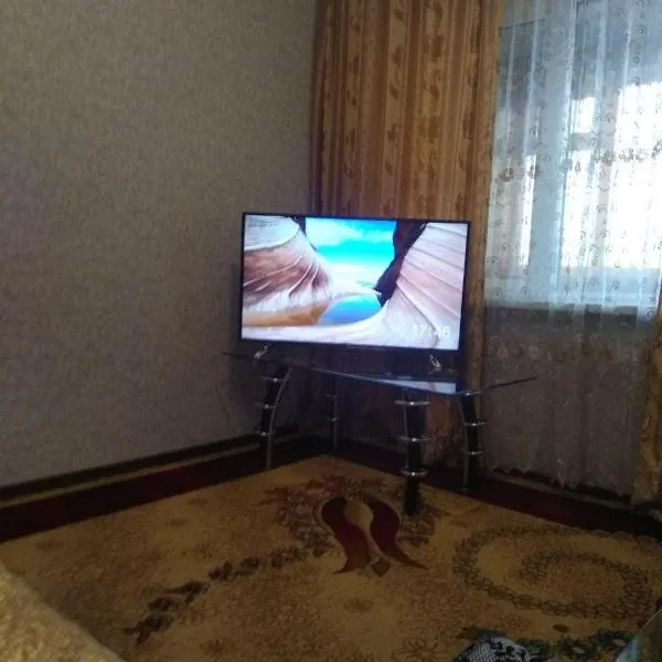 Квартира 2-ух комнатная в центре города，位于费尔干纳的酒店
