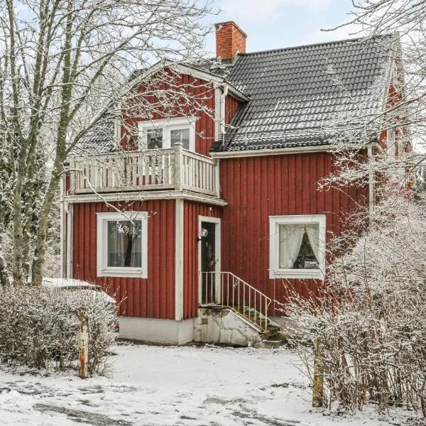 Beautiful Home In Filipstad With Kitchen，位于菲利普斯塔德的酒店