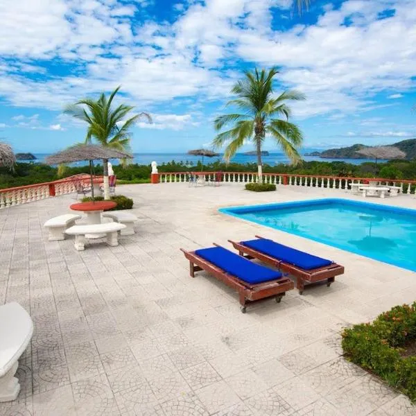 Pool with 180 ocean view - all in walking distance，位于科克的酒店