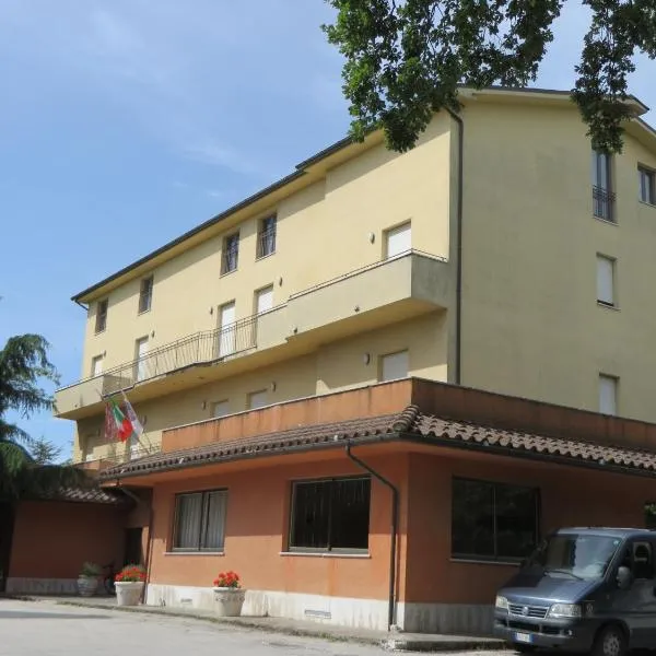 Hotel Ostello Settecolli Sport，位于Filottrano的酒店