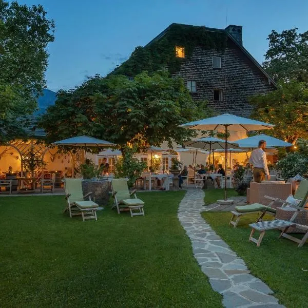 Der Schlosswirt zu Anif - Biedermeierhotel und Restaurant，位于Adnet的酒店