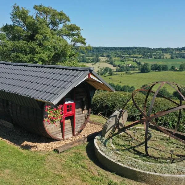 Hébergements Insolites dans tonneaux - Gite Le Coup de Foudre，位于克鲁特的酒店