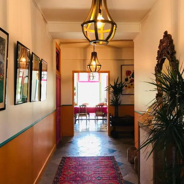 Aux couleurs de Commarin CHAMBRES d'hôtes，位于Commarin的酒店