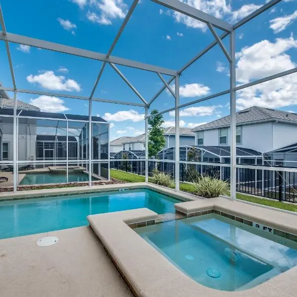 Stylish Home wPrivate Pool&Spa, near Disney，位于达文波特的酒店