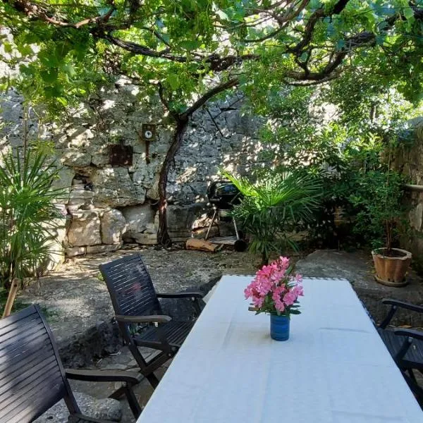 The Istrian，位于弗尔萨尔的酒店