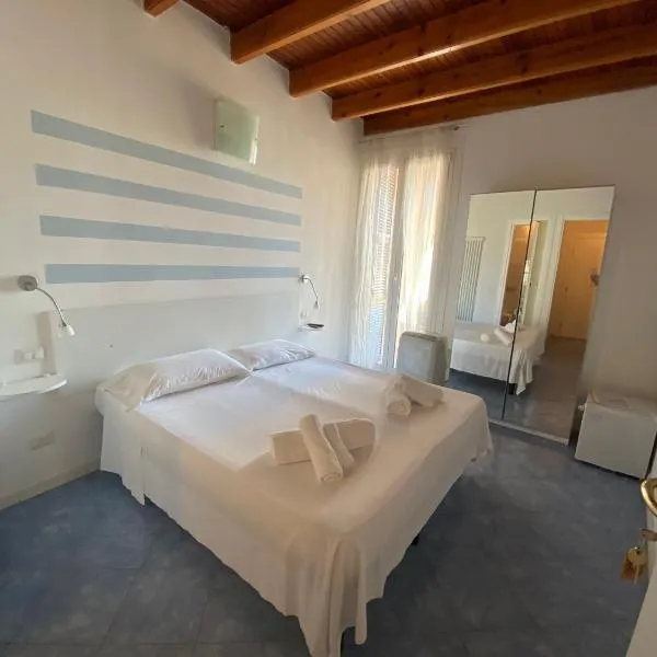 CARUGIO ROOMS Vernazza，位于韦尔纳扎的酒店