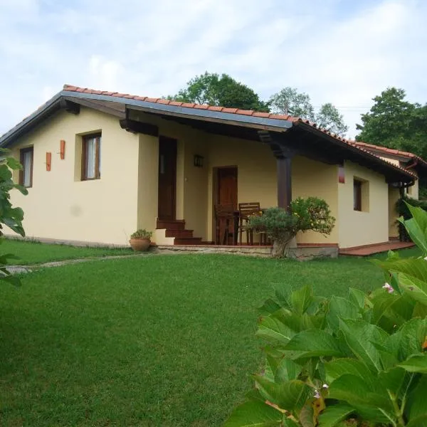 Apartamentos El Perujo，位于柯米拉斯的酒店