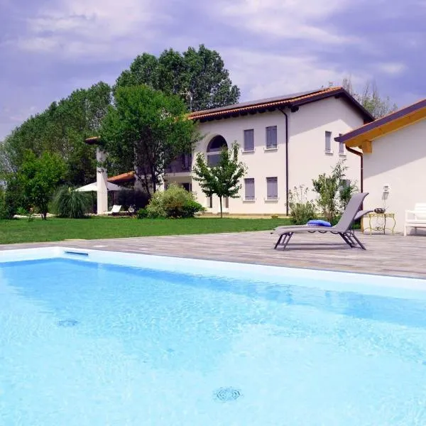 Pool & Garden Villa Lelia，位于米拉诺的酒店