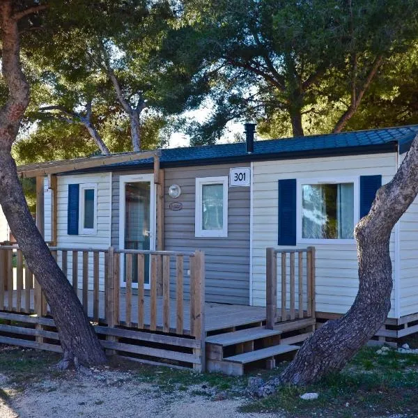 Martigues, Camping de l'Arquet ****，位于马蒂格的酒店