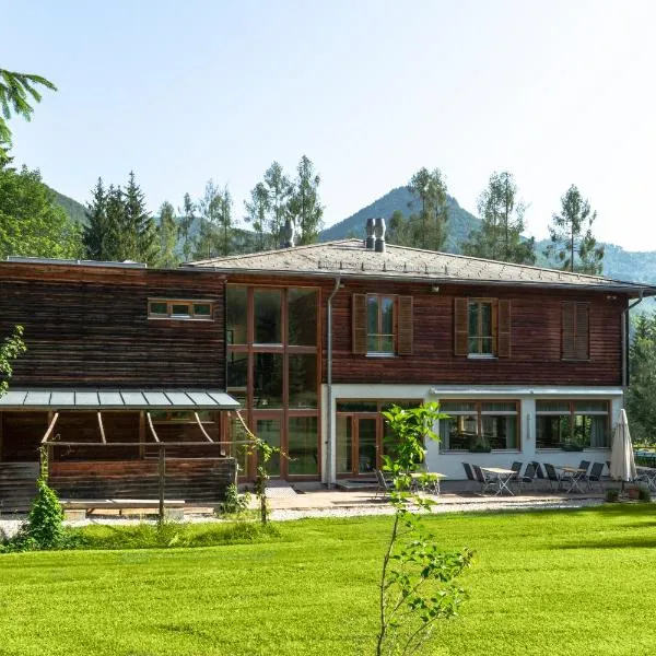 Sporthotel Grünau - Wimmergreuth，位于格吕瑙的酒店