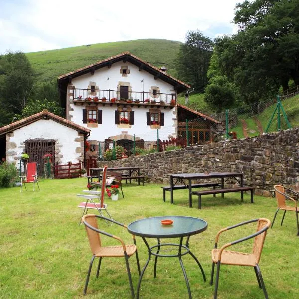 CASA RURAL Urruska，位于Aincialde de Arizcun的酒店