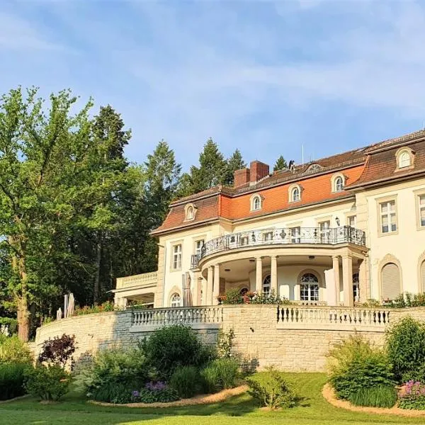 Hotel Villa Altenburg，位于Oppurg的酒店