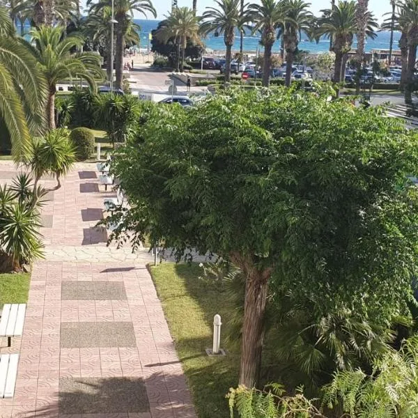 Encantadora vivienda en el paseo marítimo de Salou，位于萨洛的酒店