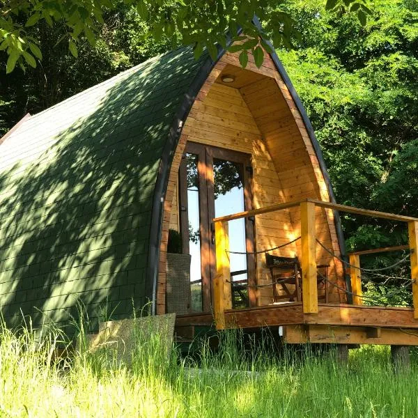 Glamping Jezero，位于Lučani的酒店