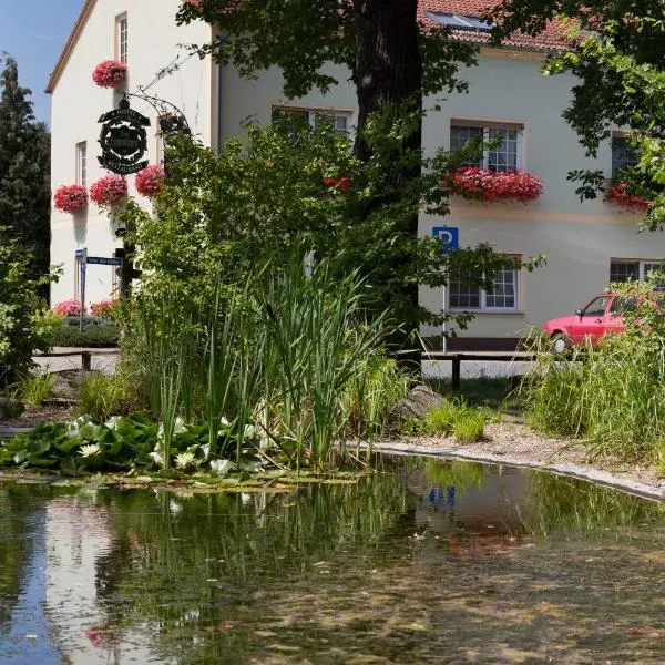 Hotel & Gasthaus Zum Eichenkranz，位于Kloster Zinna的酒店