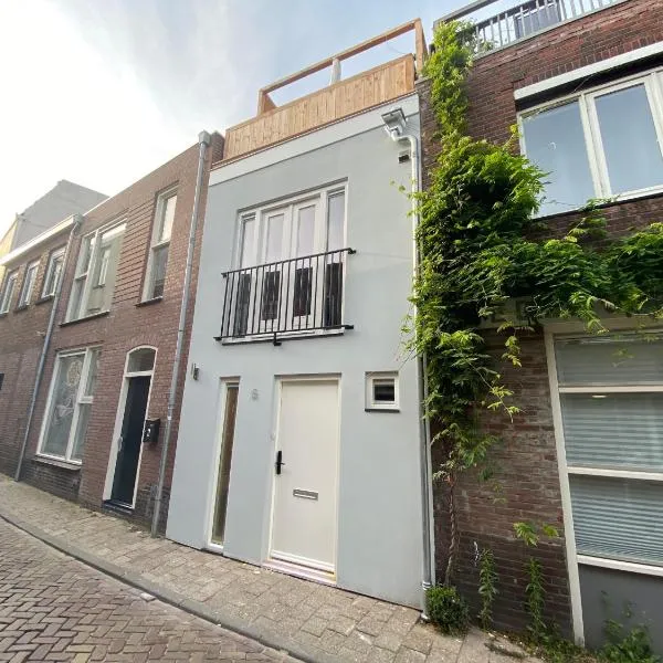 Stylish house in the heart of Breda city center，位于布雷达的酒店