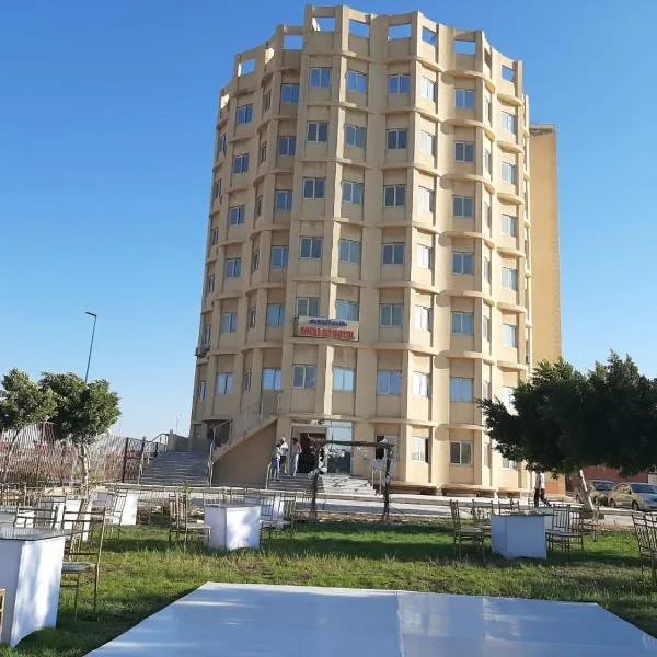 Royal NJ Hotel，位于Dawwār ‘Abd al Qādir Qāsim的酒店