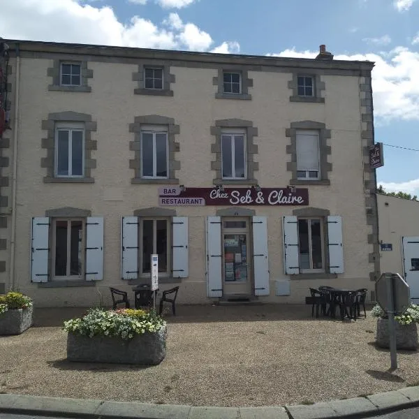 Chez Seb & Claire，位于Saint-Amand-sur-Sèvre的酒店