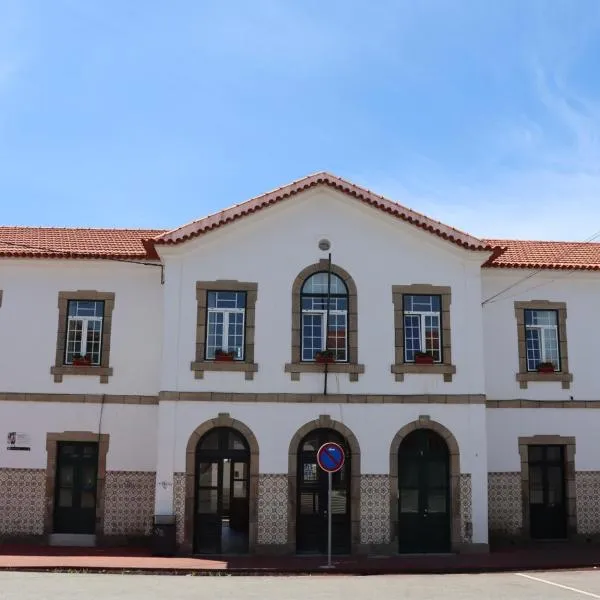 Cork Train Station Guesthouse，位于埃斯莫里斯的酒店