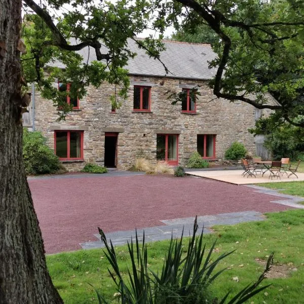 Ar Merglet - Grande longère authentique en Brocéliande，位于Maxent的酒店