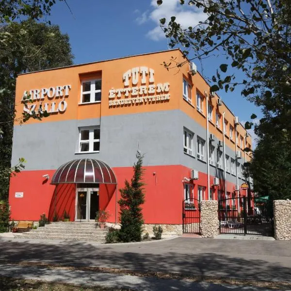 扎罗机场酒店 ，位于Százhalombatta的酒店