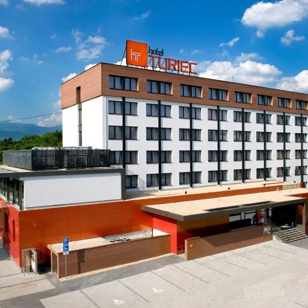 图里克酒店，位于Sučany的酒店