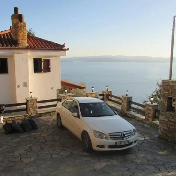 Το Σπιτι με την Σπηλιά，位于普拉坦亚斯的酒店