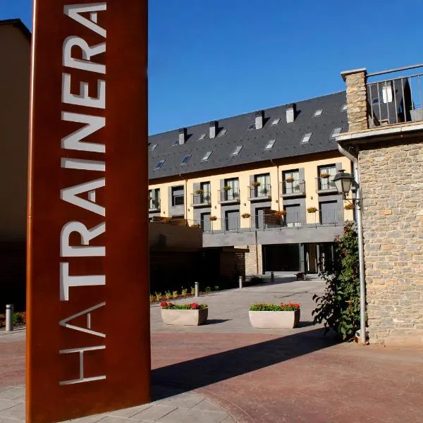 Aparthotel Trainera，位于埃斯特里-德阿内乌的酒店