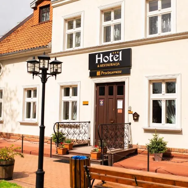 Hotel Przedzamcze，位于Uzdowo的酒店